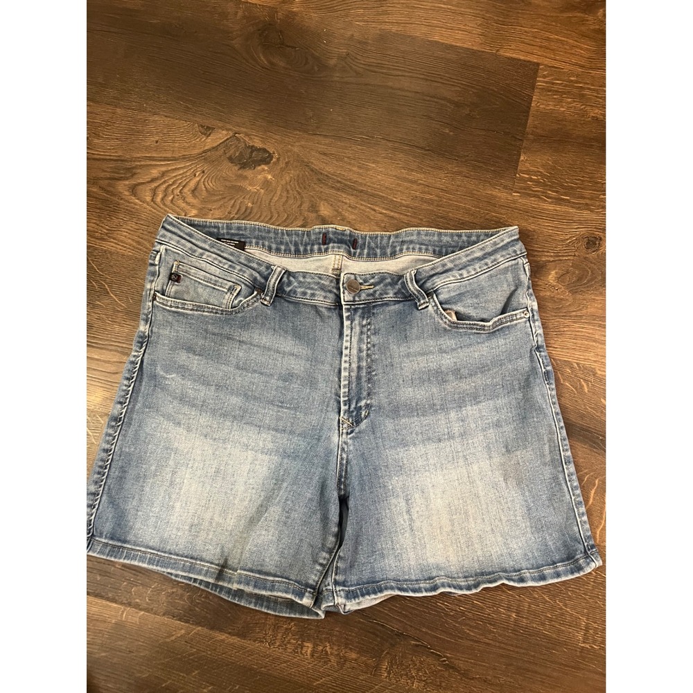 Dear John American Classic Denim Shorts Light Wash Blue‎ SFSS7441BVW Size 31